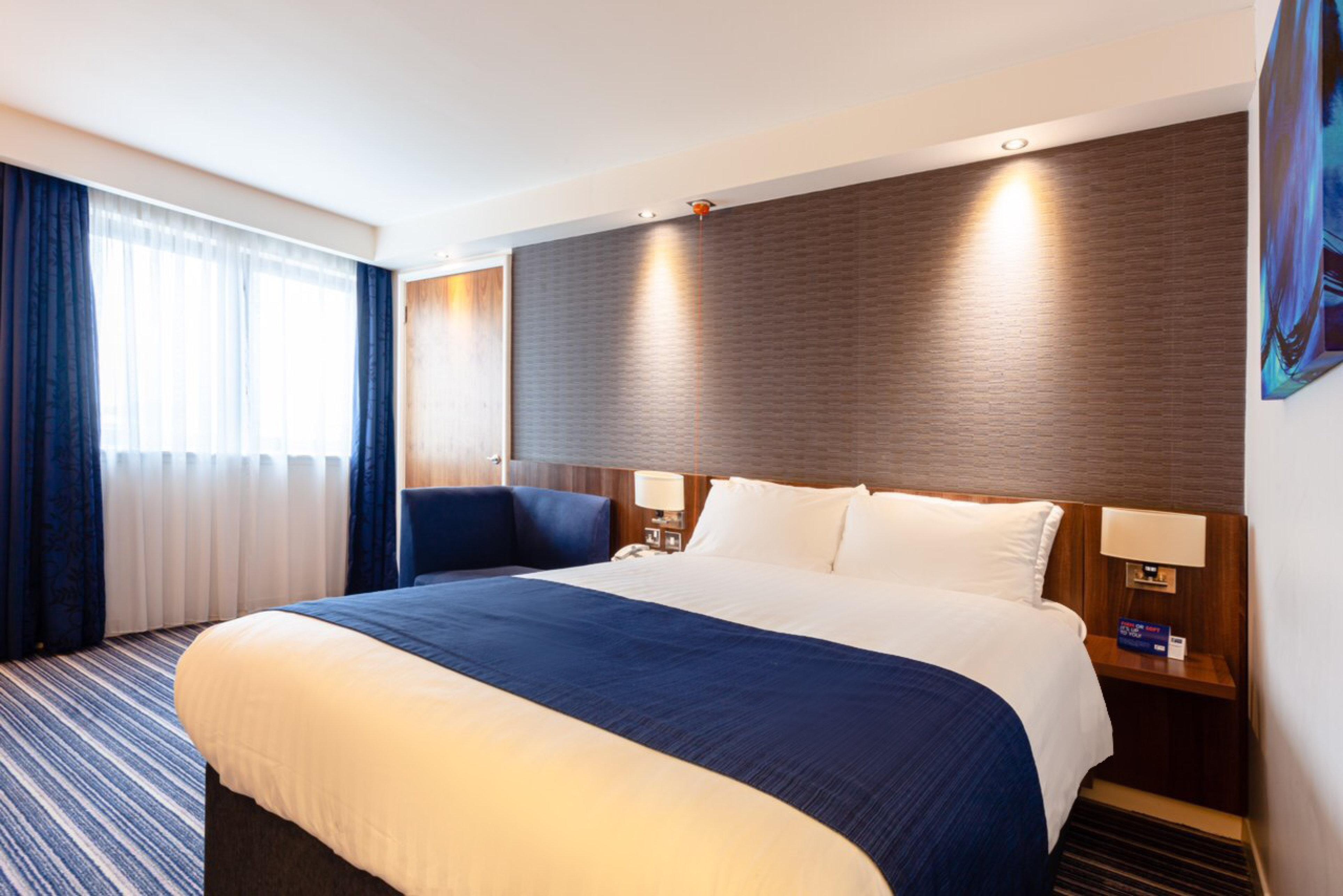 Holiday Inn Express Edinburgh Airport, An Ihg Hotel Ingliston Eksteriør billede