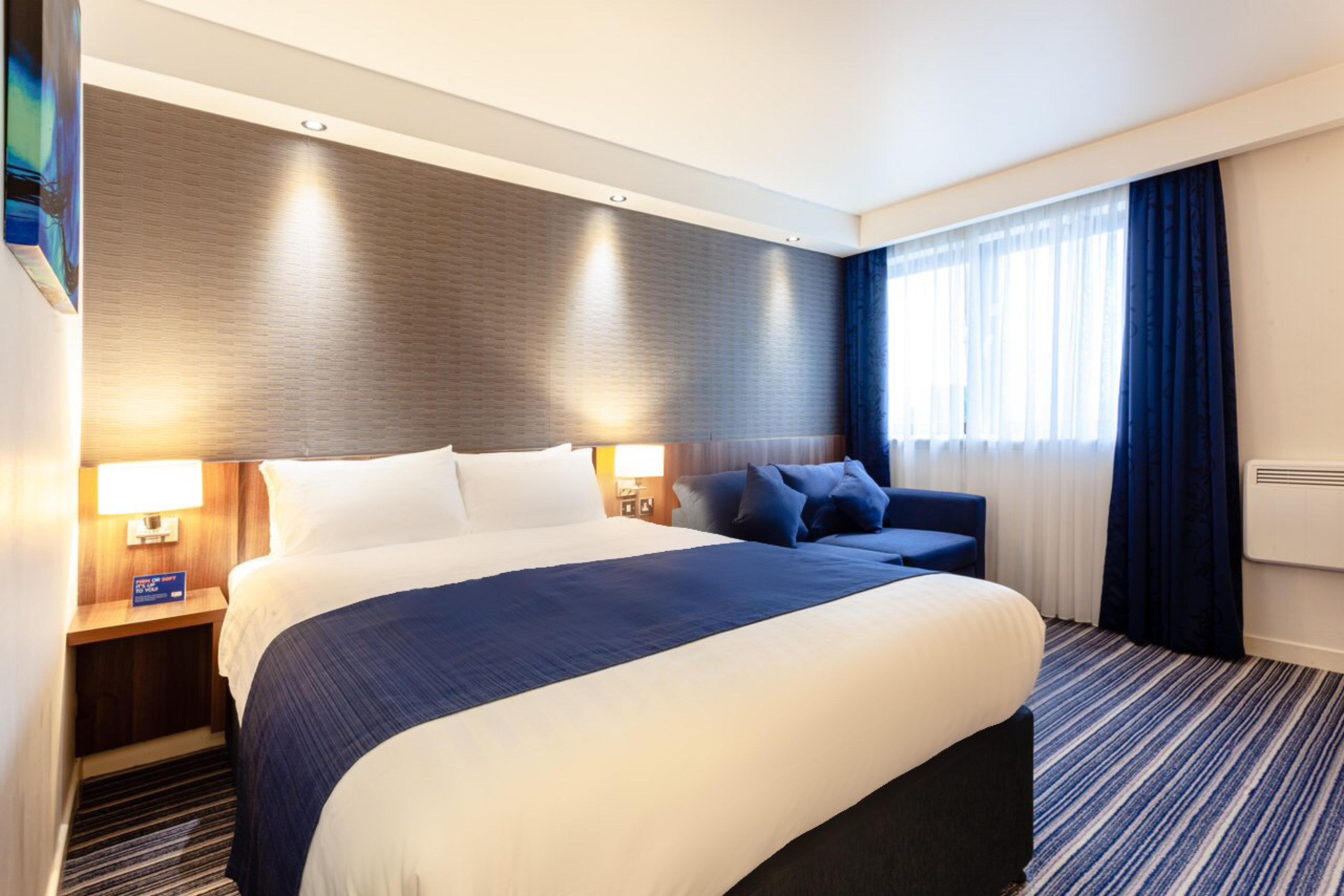 Holiday Inn Express Edinburgh Airport, An Ihg Hotel Ingliston Eksteriør billede