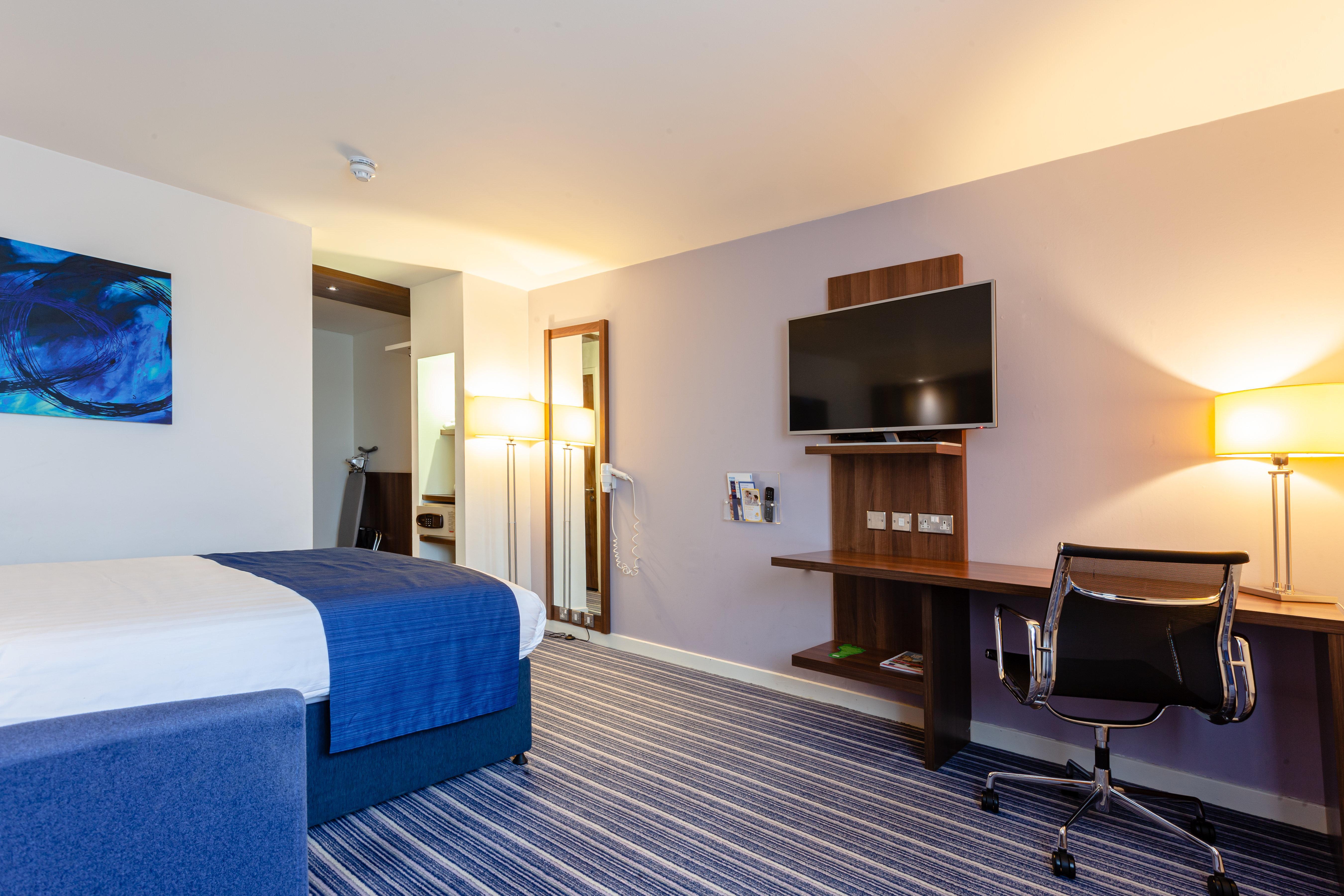 Holiday Inn Express Edinburgh Airport, An Ihg Hotel Ingliston Eksteriør billede