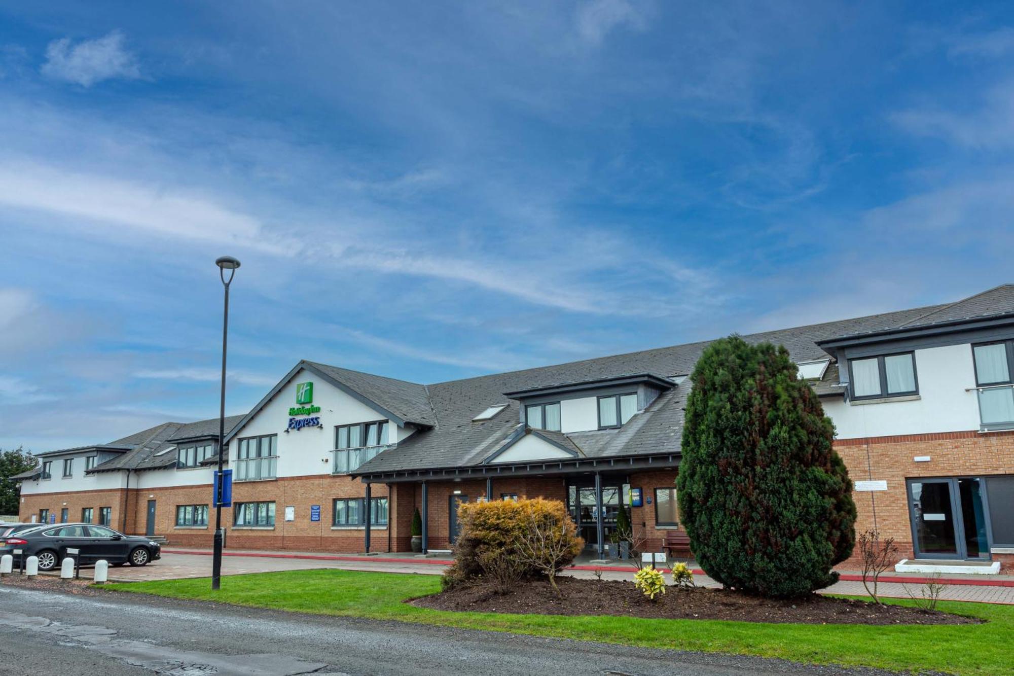 Holiday Inn Express Edinburgh Airport, An Ihg Hotel Ingliston Eksteriør billede